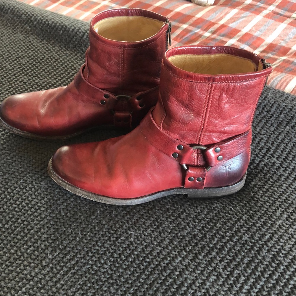 Women’s authentic Frye booties